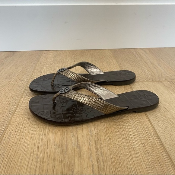 Tory Burch Silver Snake Embossed Thong Sandal - Picture 4 of 6